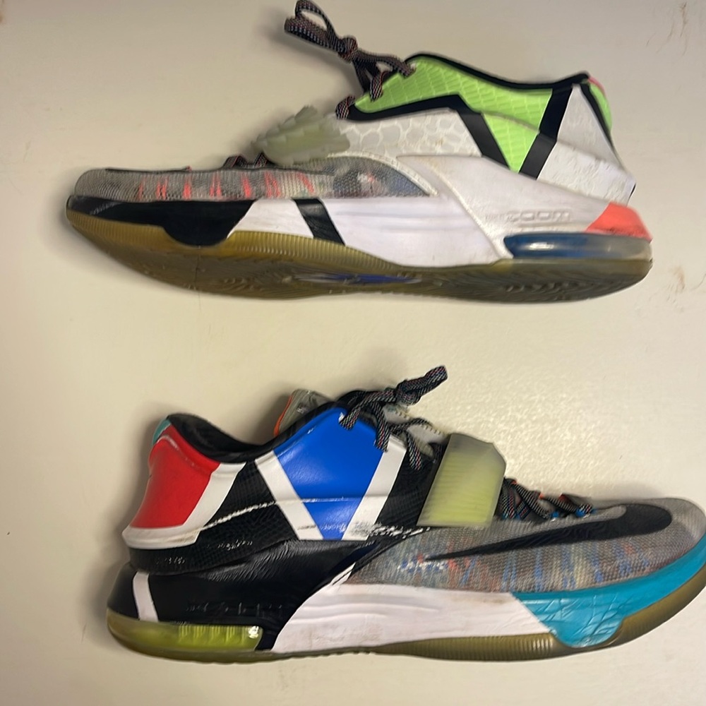 Size 10 Nike kd 7 what the